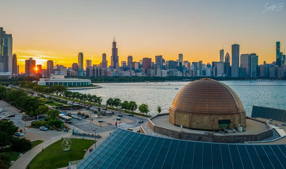 Lakefront Skyline & City Views